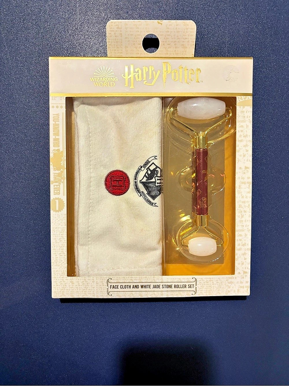 Harry Potter Face Cloth and White Jade Stone Roller Set